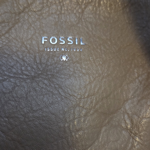 Fossil Neutral Leather Satchel – Quiet Luxury, Loud Opinions - Picture 6 of 16